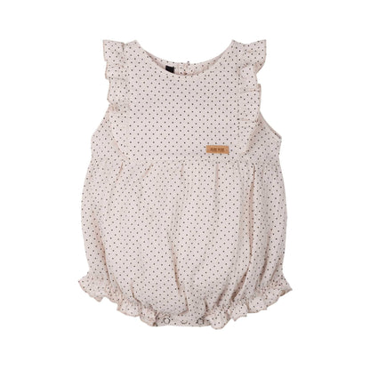 Leichter Baby-Jumper aus Musselin in sand-dots von Pure Pure by Bauer. Atmungsaktiv mit Rüschen und praktischen Knöpfen. Erhältlich in Winterthur, Zürich, Schweiz