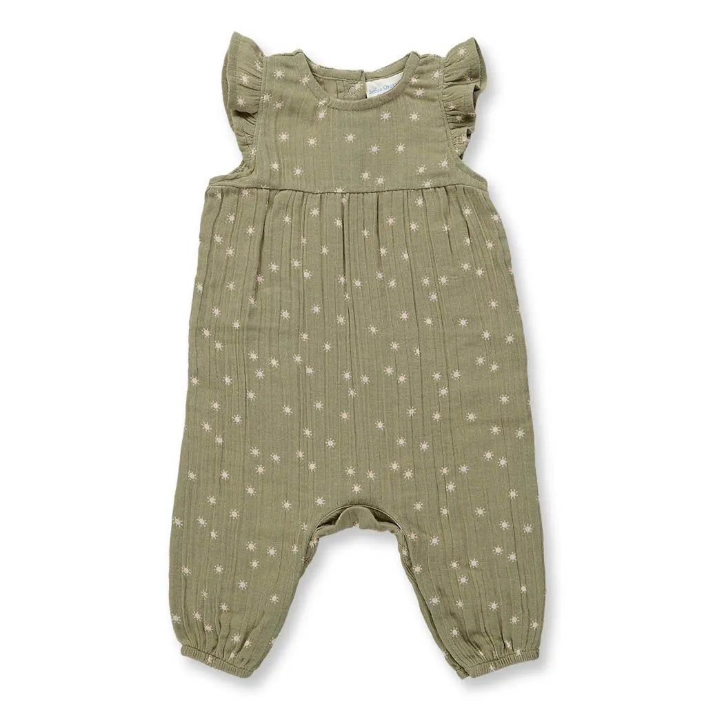 MARLI Baby Butterfly Romper von Sense Organics aus GOTS-zertifizierter Bio-Baumwolle, mit Sonnen-Print auf hellem schilfgrünem Hintergrund, erhältlich in Winterthur, Zürich, Schweiz