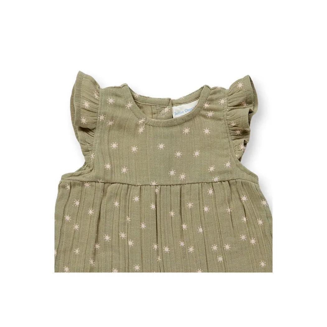 Rückansicht des MARLI Baby Butterfly Rompers von Sense Organics mit Knopfverschluss und weichem Musselin-Stoff