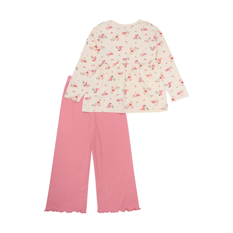 Zweiteiliges Langarm-Pyjamas Set für Mädchen von CeLaVi, bestehend aus Shirt mit Blumenprint und pinkfarbener Hose.