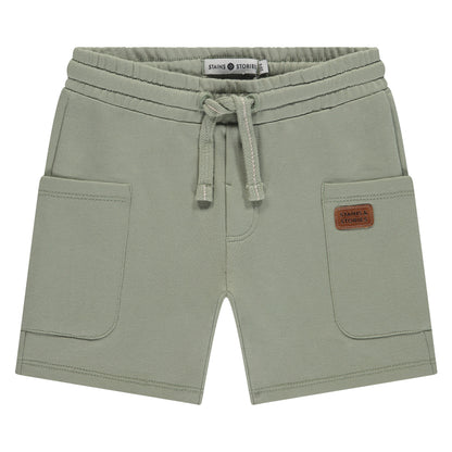 Jungen Sweatshorts Pistachio Comfort in sanftem Pistaziengrün mit Kordelzug & Taschen. Bequem, atmungsaktiv & perfekt für den Sommer in Winterthur, Zürich, Schweiz.